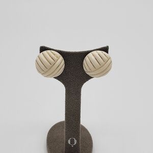 Vintage Cream 14K Yellow Gold lined Circle Domed Stud Earrings